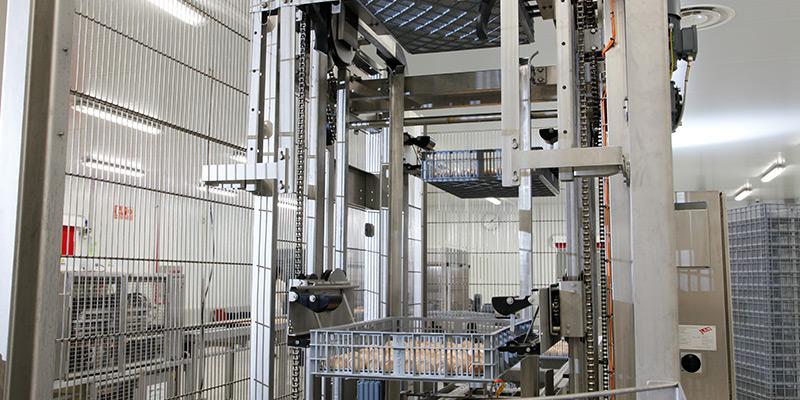 Hatcher basket stacker